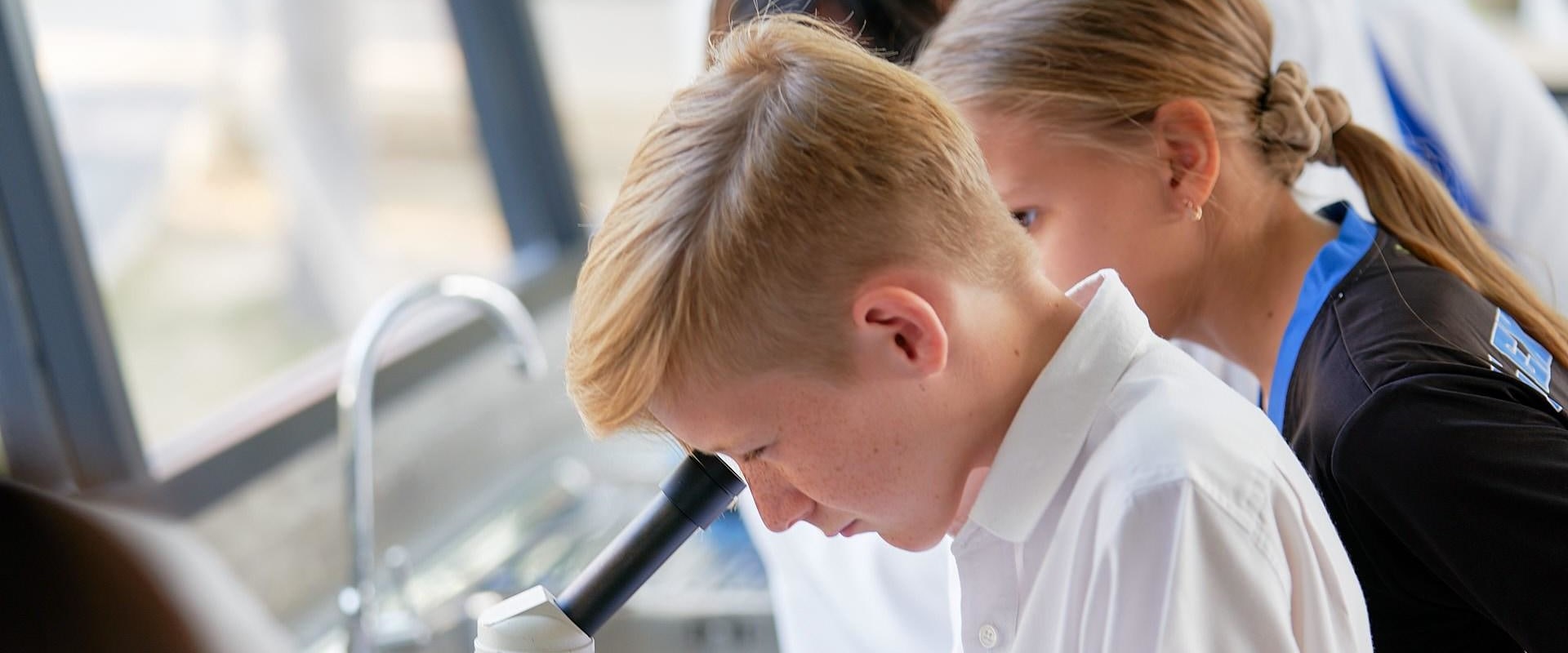 An In-Depth Look at Literature: A Comprehensive Guide for IGCSE Students and Parents